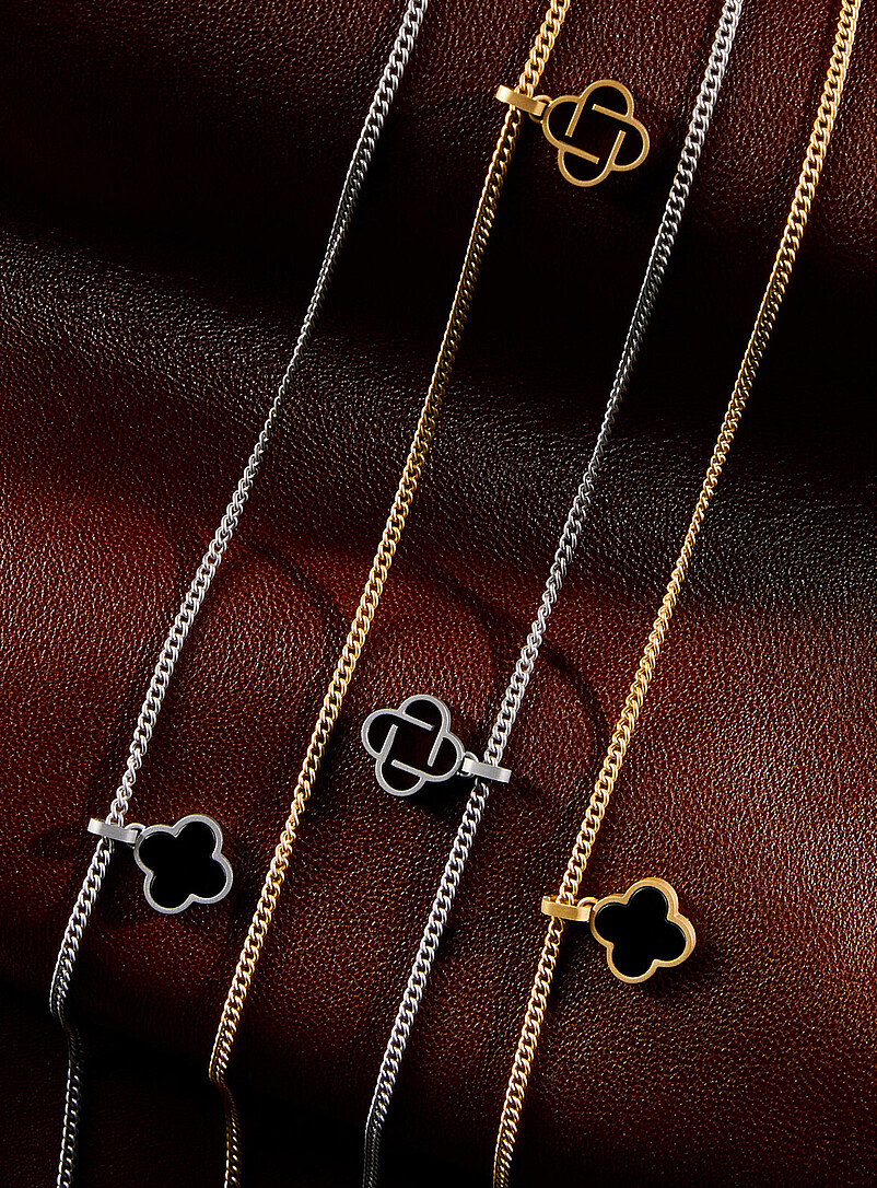 Geo-clover necklace Available exclusively at Simons product image 3