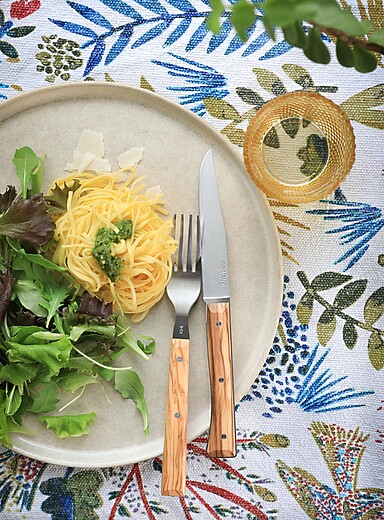 La table au soleil utensil box set Set of 8