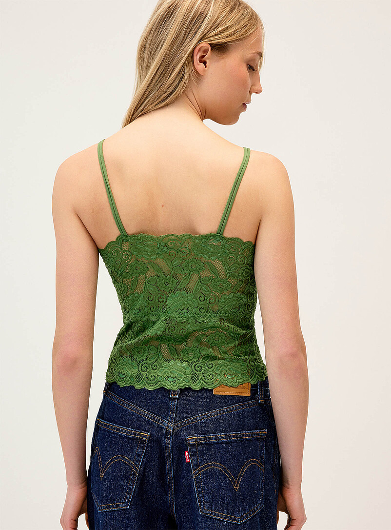 Twik Fuchsia Scallpoed lace trim cropped cami for women