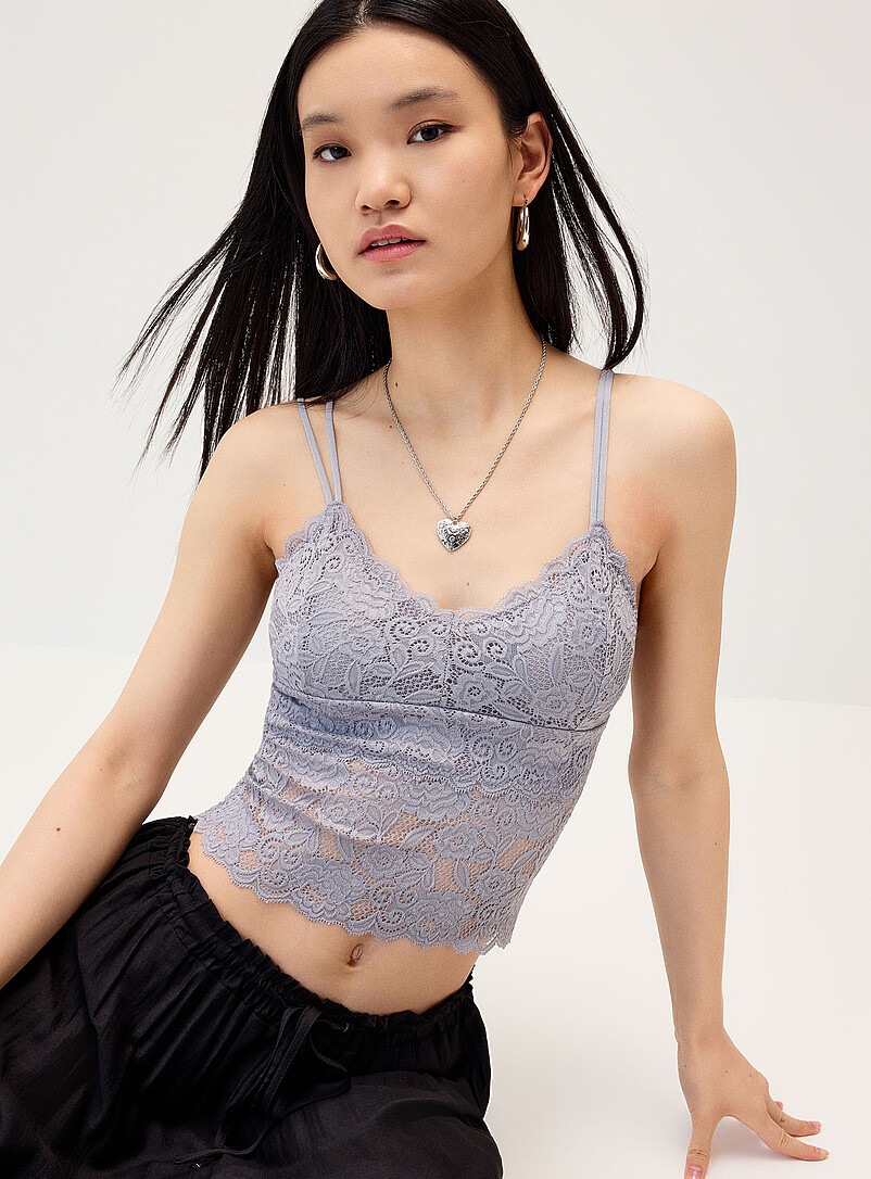 Twik Fuchsia Scallpoed lace trim cropped cami for women