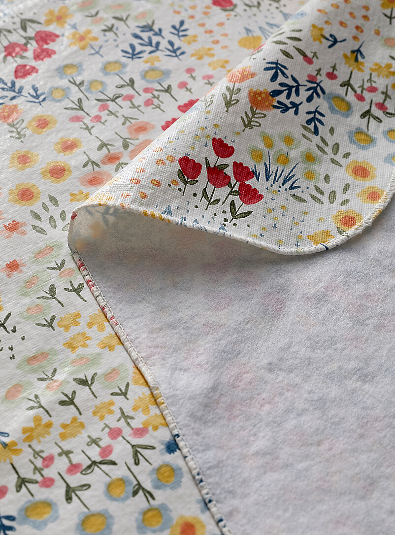 Simons Maison: La nappe vinyle fleurs des pr&eacute;s <b>Collection exclusive Vivre dehors</b> Blanc &agrave; motifs