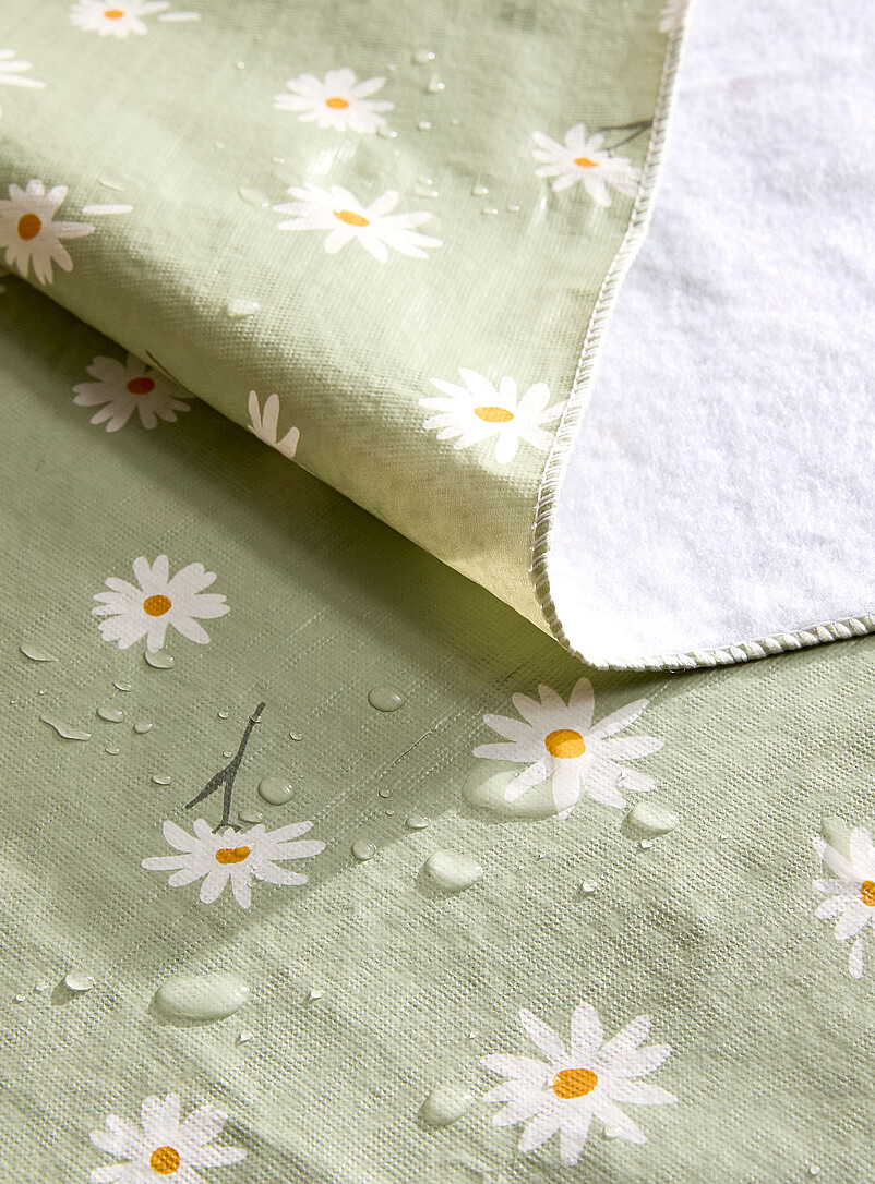 Simons Maison Patterned Green Daisies vinyl tablecloth