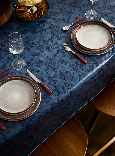 Tapestry effect vinyl tablecloth