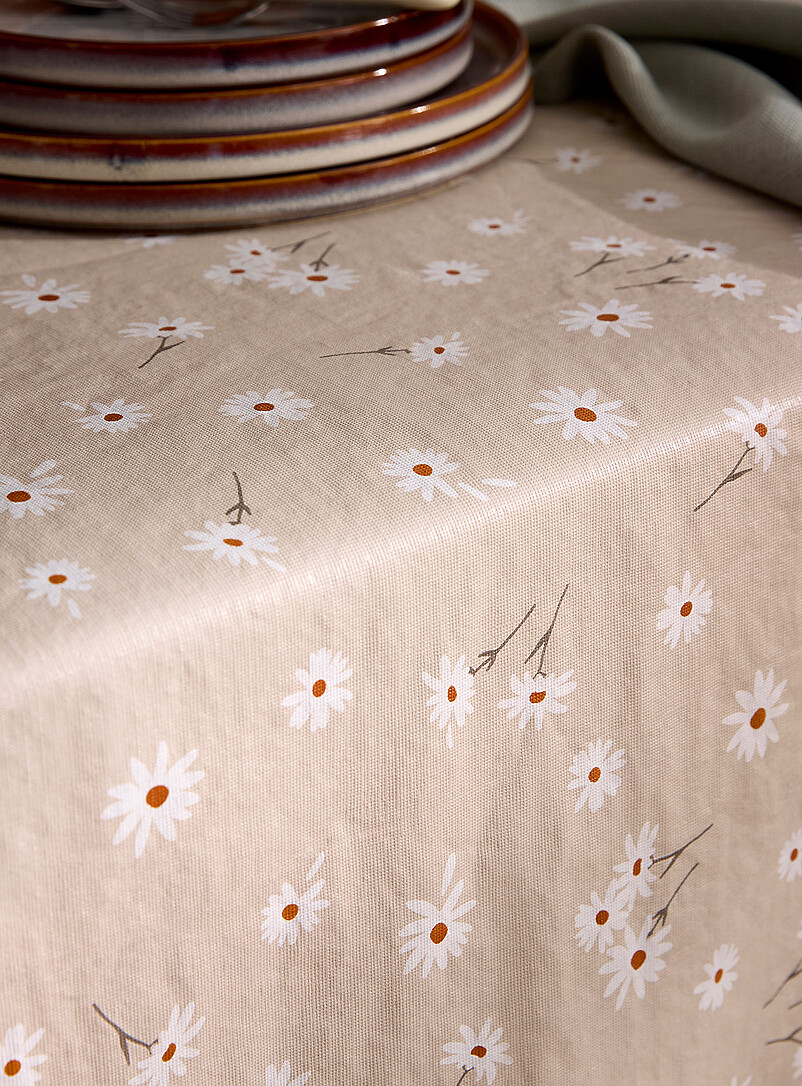 Soft daisies vinyl tablecloth product image 2