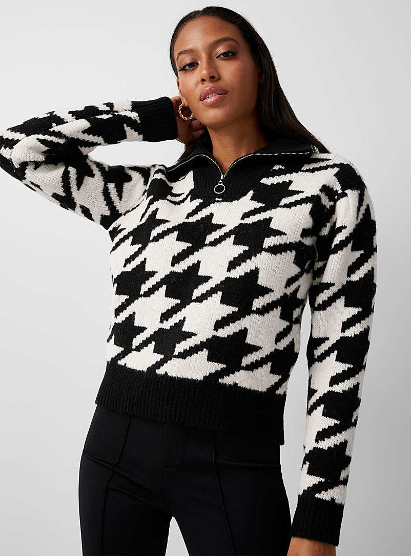 Icône Patterned Black Large houndstooth zip-up mock neck sweater for women