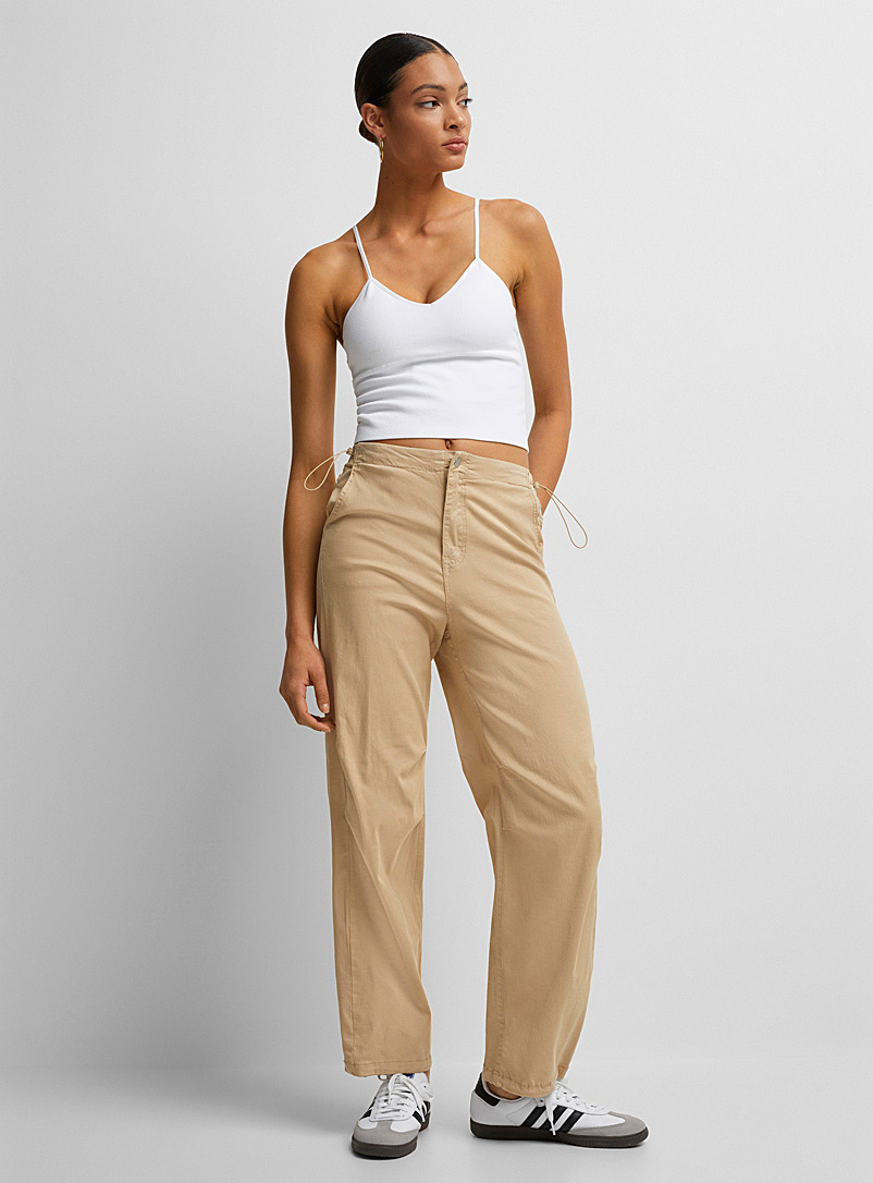 Icône Light Brown Toggle-waist sandy parachute pant for women