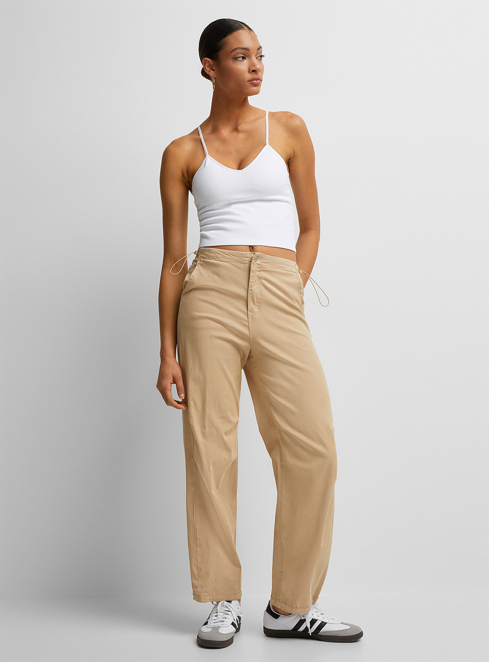 Icone Toggle-waist Sandy Parachute Pant In Fawn