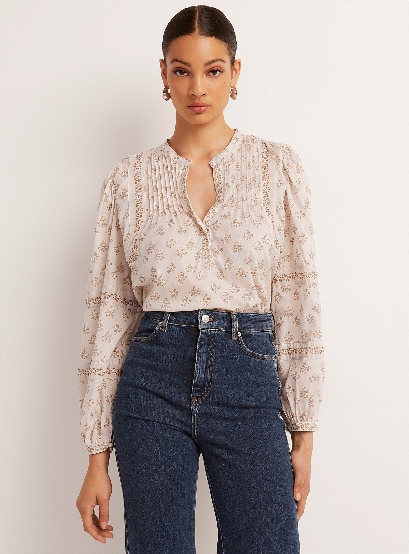 Icone Small Flowers Sheer Pleated Blouse In Patterned Ecru