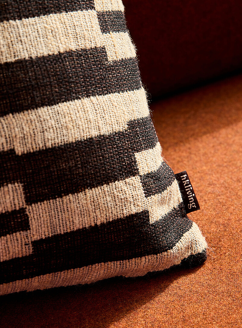 Contrasting bands removable-cover cushion 40 x 70 cm product image 2