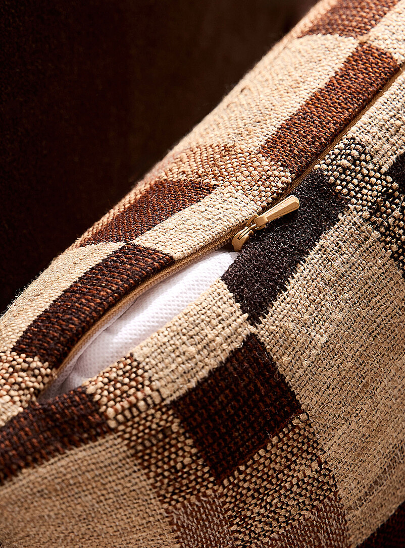 Warm checkers removable-cover cushion 25 x 40 cm product image 2
