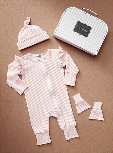 B&eacute;b&eacute; Fafa: L'ensemble-cadeau de naissance pyjama &agrave; rayures Bleu &agrave; motifs