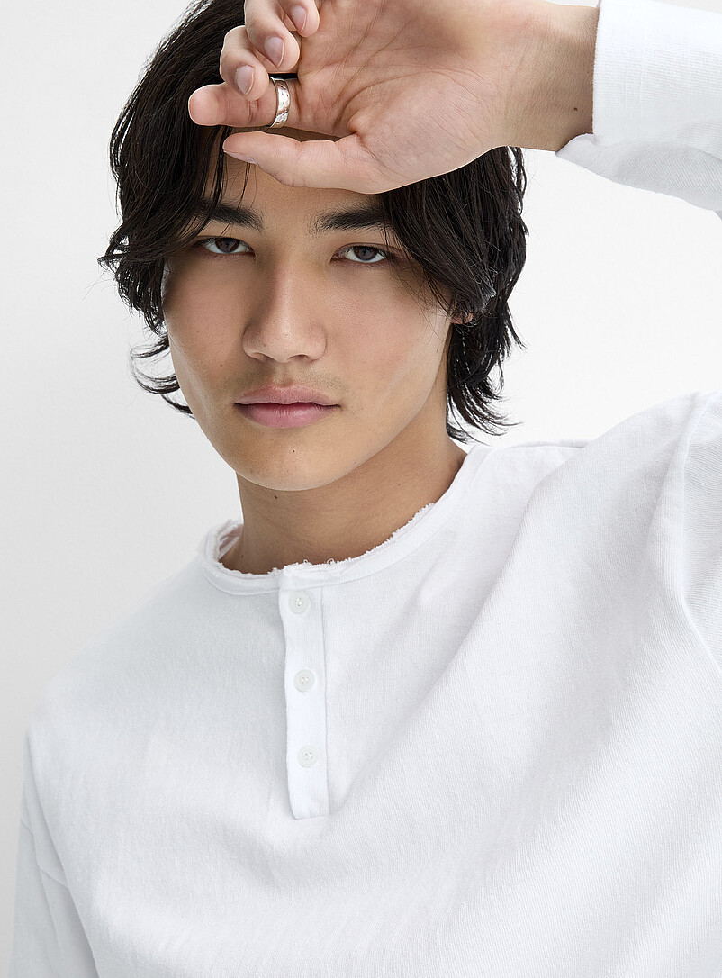 Djab: Le t-shirt henley col roulott&eacute; <b>Importation de S&eacute;oul</b> Blanc pour homme