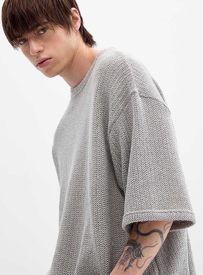 Djab: Le t-shirt tricot ajour&eacute; surdimensionn&eacute; <b>Importation de S&eacute;oul</b> Charbon pour homme