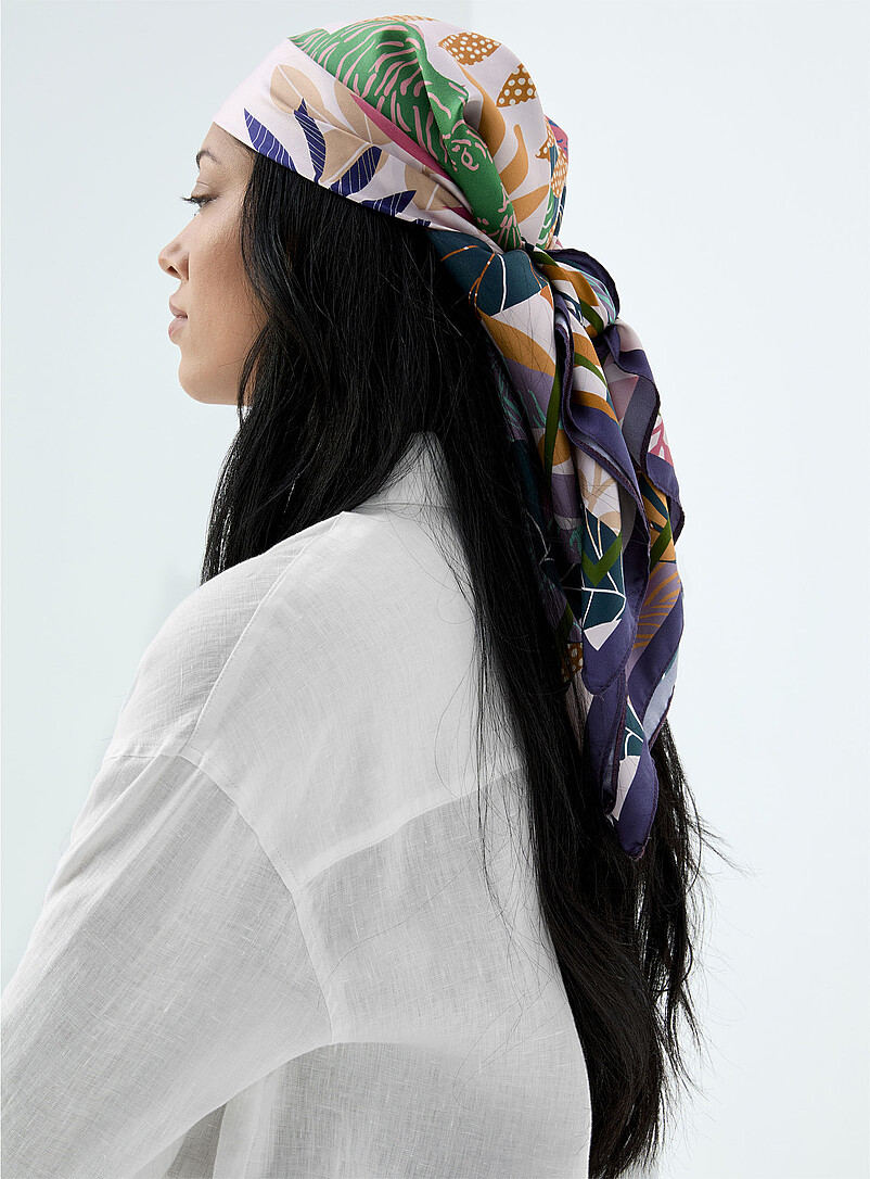 Foulard de luxe en soie noire grand châle foulard imprimé 90 x 90 cm bandana Foulard de luxe en soie noire grand châle foulard imprimé 90 x 90 cm bandana