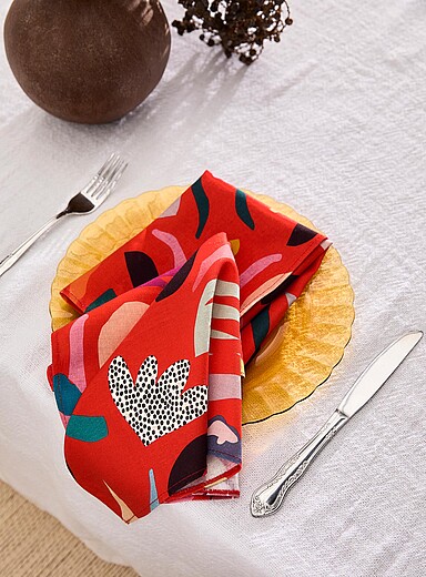 Dora Nola Patterned Black Colourful napkin set