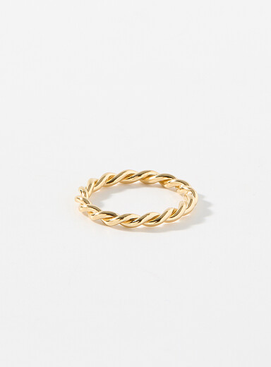 Twisted golden ring