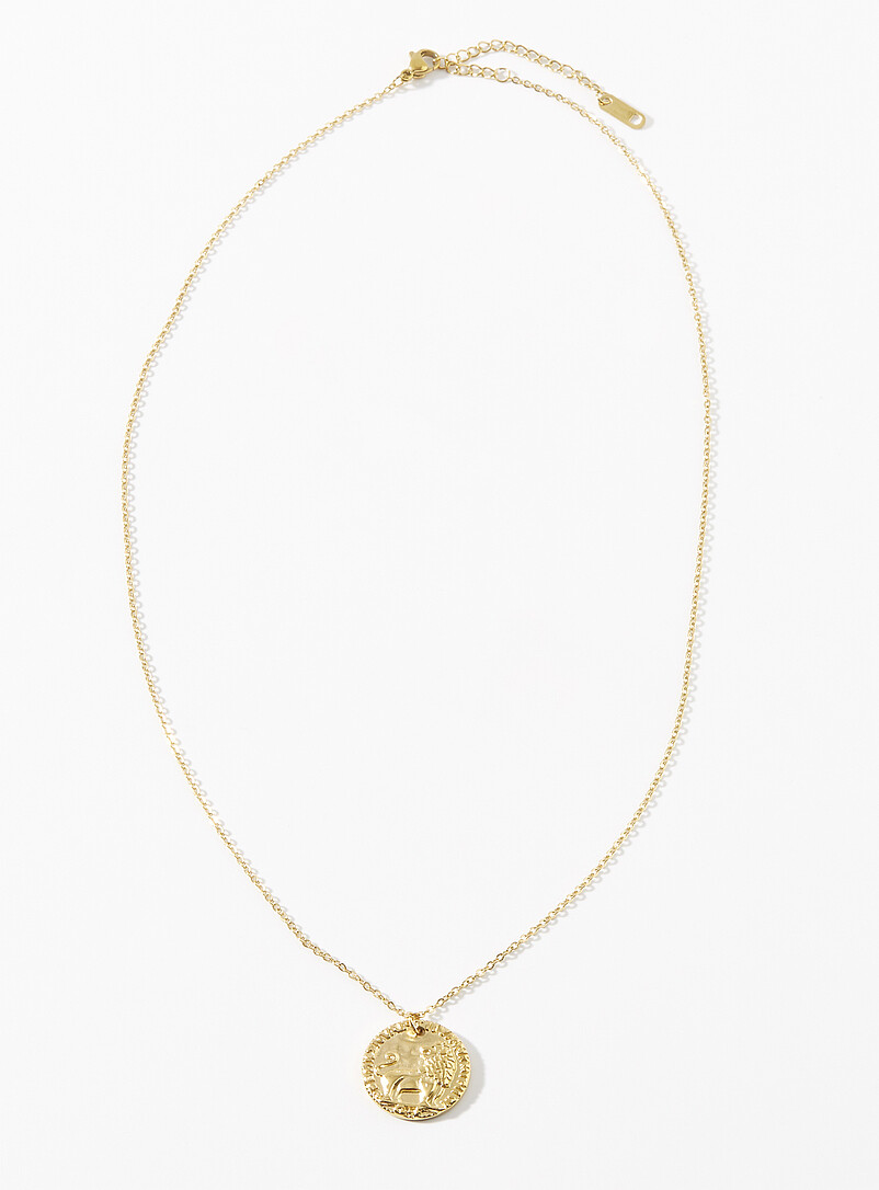 Lion Circular Pendant Necklace