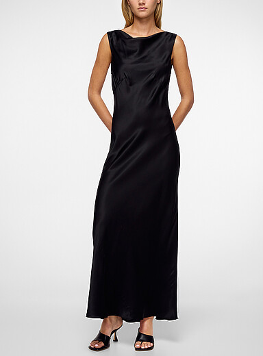 Silk Laundry: La robe longue en soie Diana Noir pour femme
