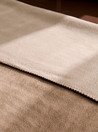 Blanket stitch reversible fleece blanket