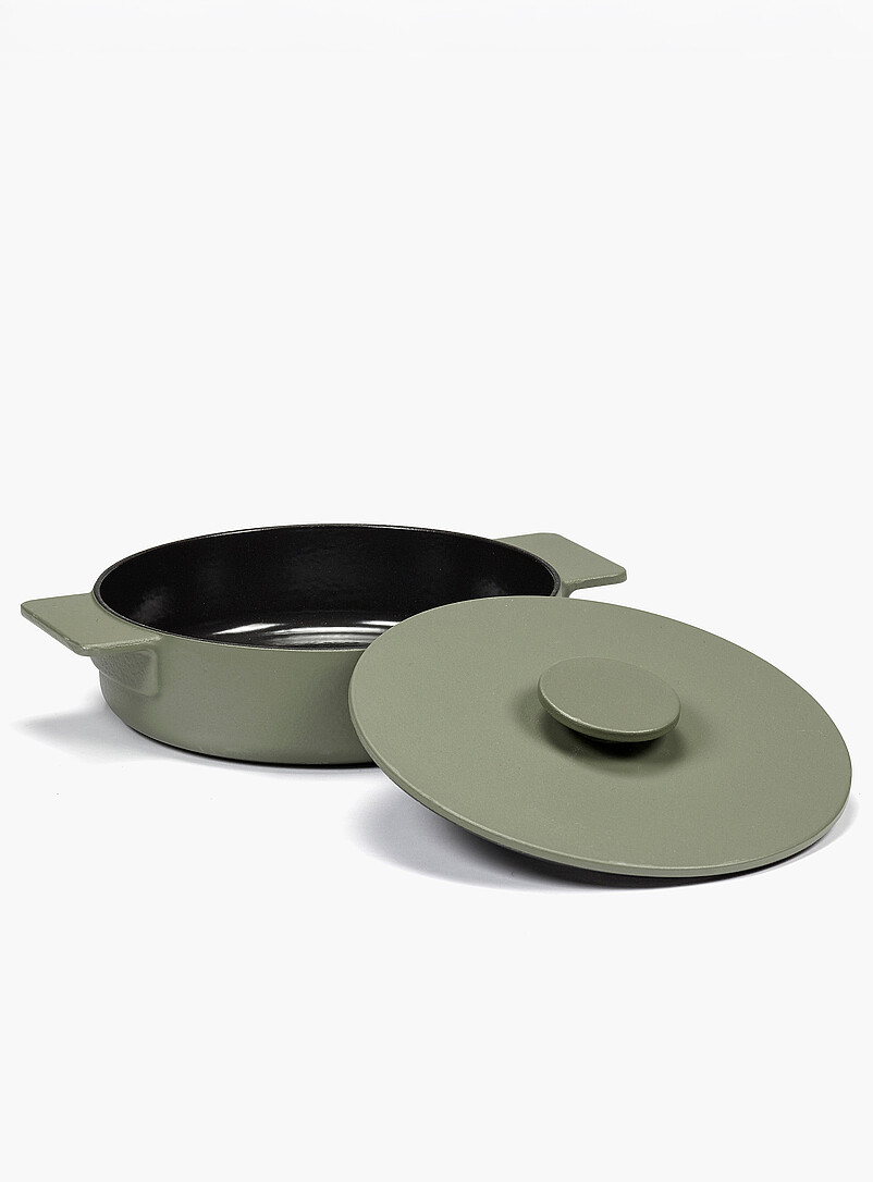 Surface medium cast-iron casserole product image (primary)