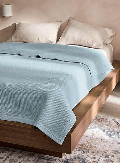 La couverture rayures matelass&eacute;es Voir nos formats offerts