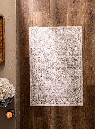 Le tapis histoire persane en cama&iuml;eu Voir nos formats offerts