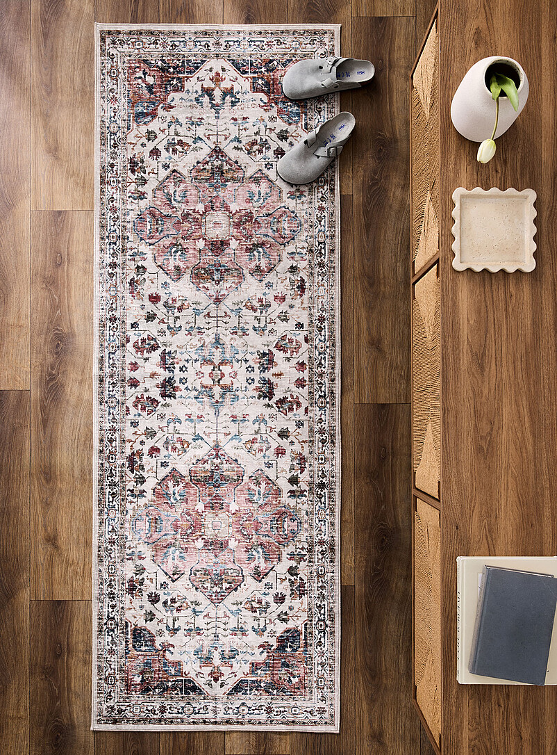 Floral medallion Persian-style hallway rug 75 x 215 cm product image (primary)