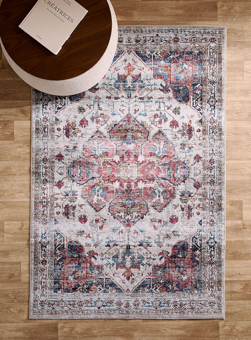Floral medallion rug 120 x 180 cm product image (primary)