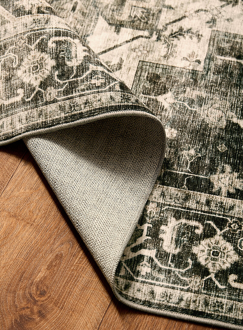 Grey and green Persian-style rug 120 x 180 cm product image 2