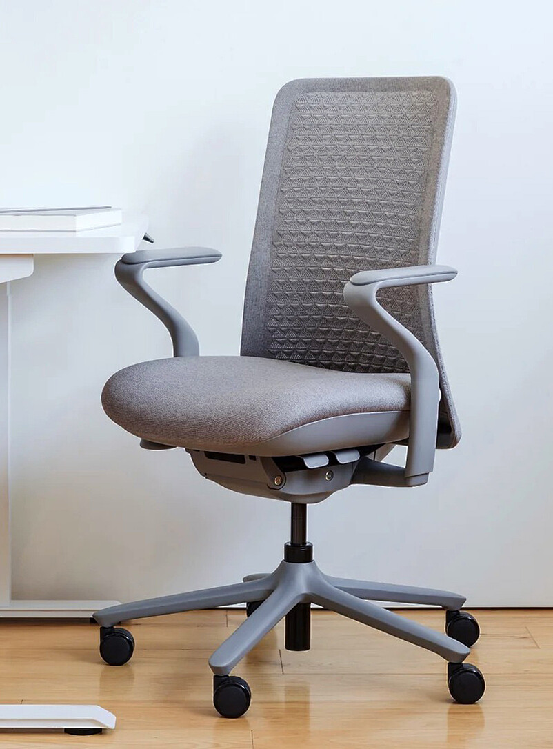 Verve task chair product image (primary)