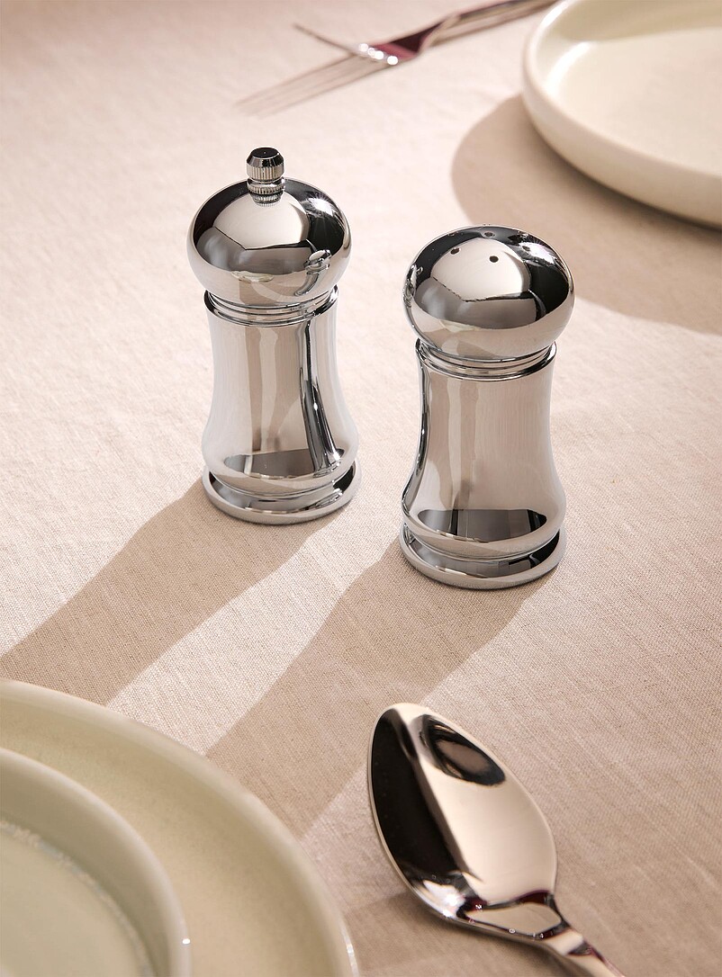 Mirror-finish metallic salt and pepper mills product image (primary)