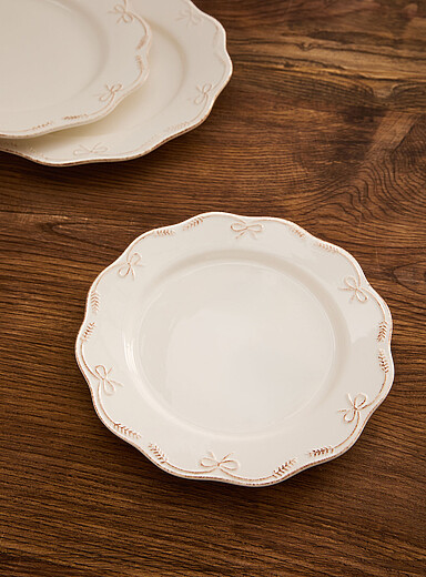 Embossed bows small plate