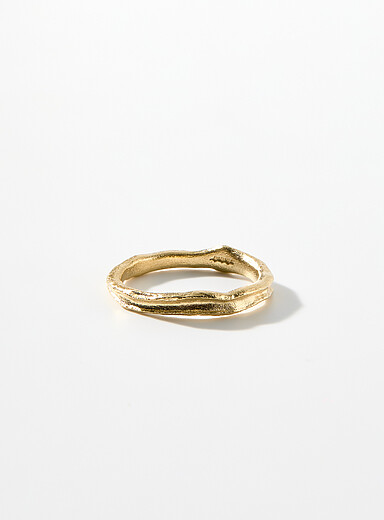 La bague textur&eacute;e vagues
