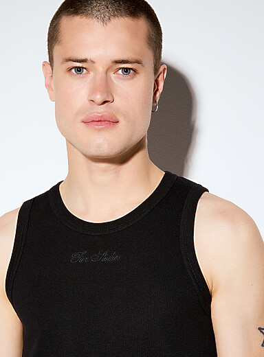 La camisole c&ocirc;tel&eacute;e signature brod&eacute;e