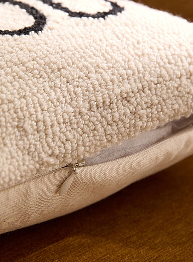 Le coussin d&eacute;houssable boucl&eacute; I love you 30 x 30 cm