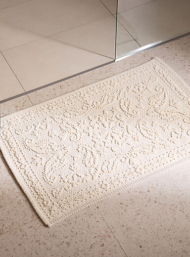 Le tapis de bain fioritures en relief