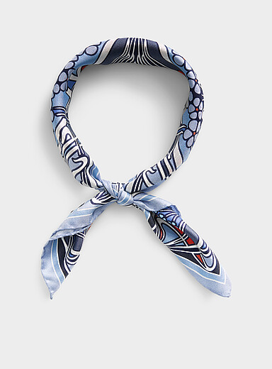 Le foulard de soie fleurs Ianthe <b>Fait d'un tissu Liberty Fabric</b>