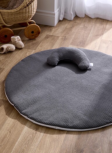 &Egrave;ve & Jul: Le duo tapis d'&eacute;veil et coussin gaufr&eacute;s Enfant Gris