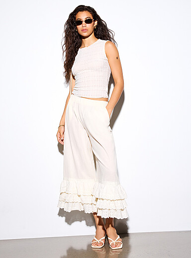 Embroidered ruffled bloomer pant
