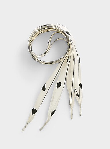 Les larges lacets &agrave; pois bordures contrastes