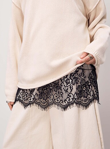 Lace waistband
