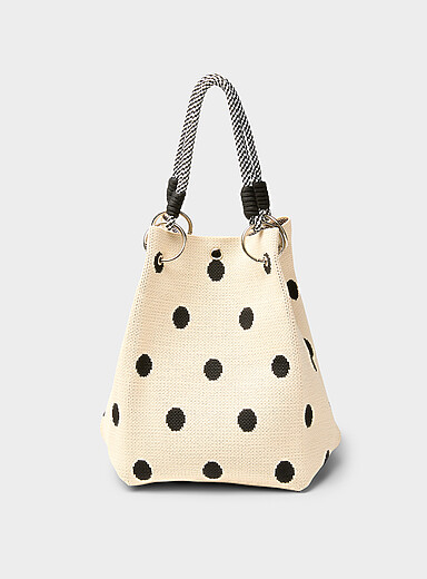 Le sac seau en tricot