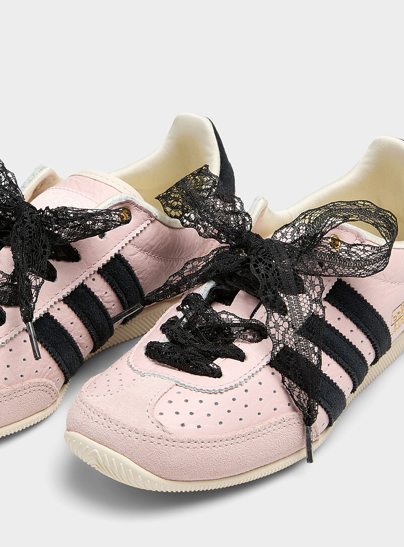 Scalloped lace laces product image (primary)