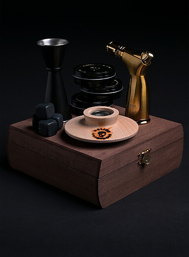 Some N' Luxe cocktail smoking set