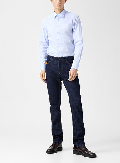 Le jean souple ajust&eacute; indigo