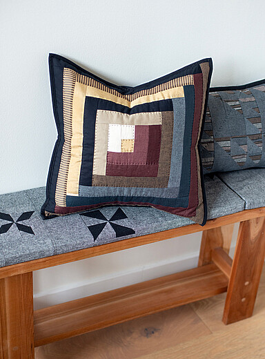 LogCabin quilt cushion