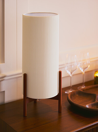 La lampe de table cylindre Sonora