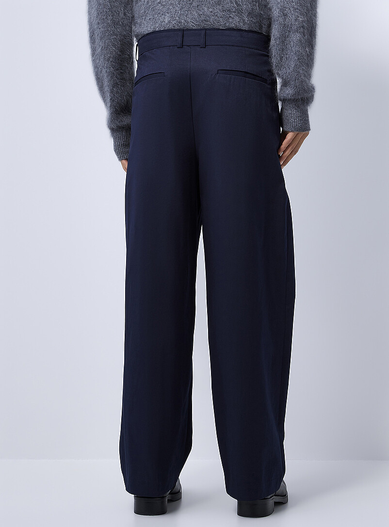 Le 31: Le pantalon ceintur&eacute; &agrave; plis plats <b>Importation de S&eacute;oul</b> Coupe relaxe Bleu marine - Bleu nuit pour homme