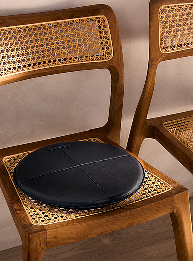 Topstitched leather chairpad 35 cm