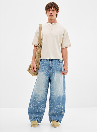Floral pattern light-blue baggy jean Barrel fit <b>Imported from Seoul</b>